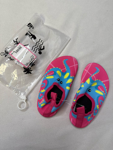 Size 10 water shoes