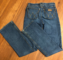 Load image into Gallery viewer, Size Wrangler Retro Jeans - 30/9 X 36 length, Mid Rise Boot