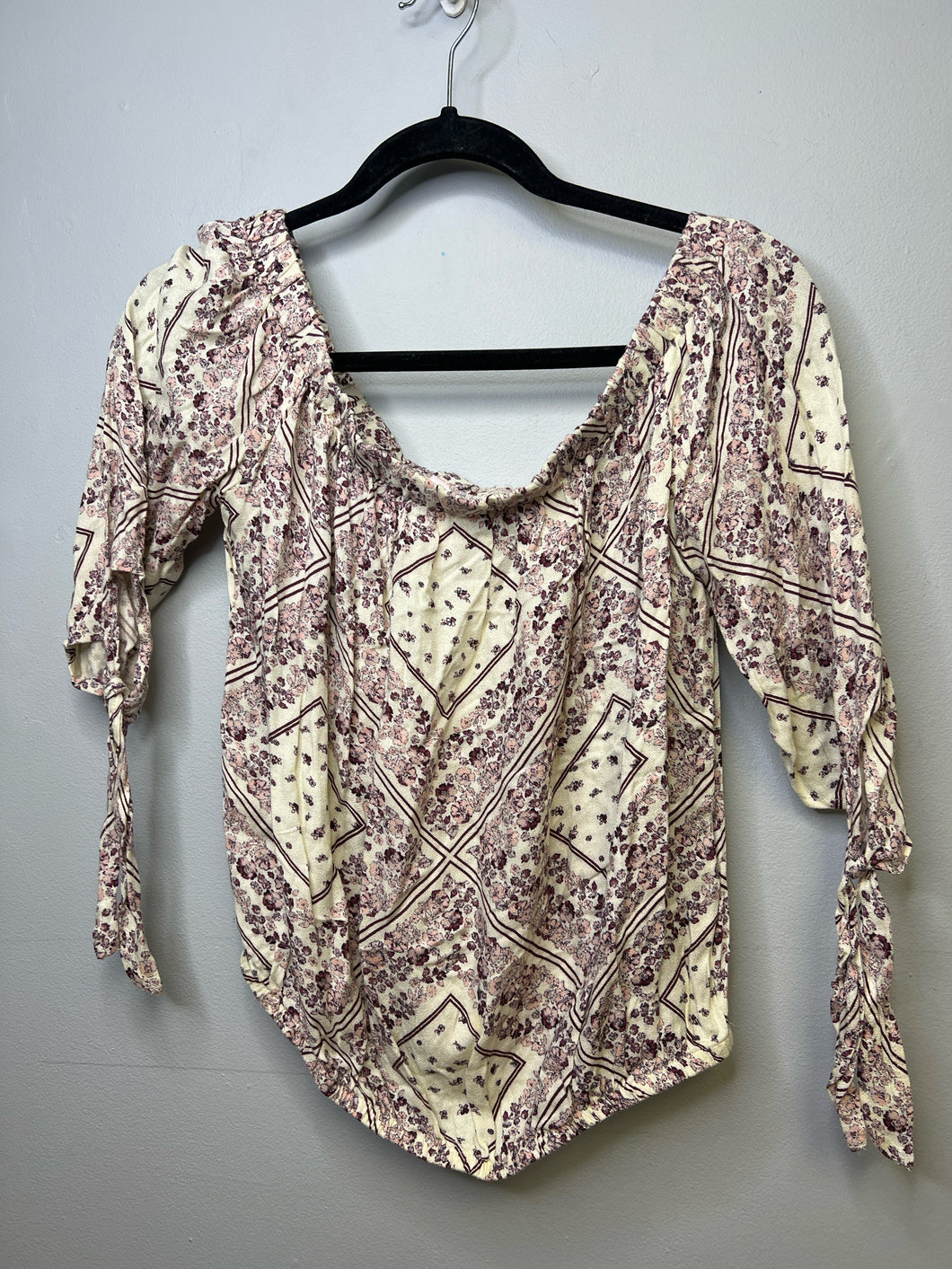 Womens Size S Shirt
