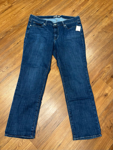 Size 18W Levi Strauss & Co classic straight Jeans