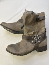 Load image into Gallery viewer, Maurices 10 boots  shoes