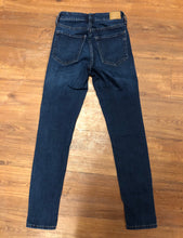 Load image into Gallery viewer, womens Size 2 Aero high rise skinny jeans