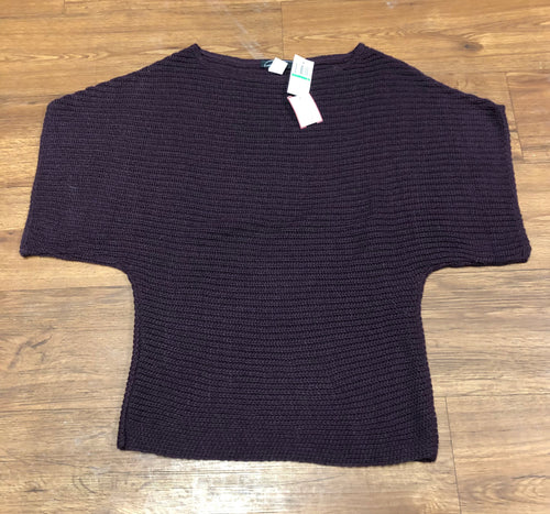 Size Large bnwt sweater