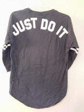 Load image into Gallery viewer, Size M Nike Shirt