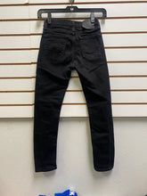 Load image into Gallery viewer, Boy&#39;s Size 10 Levis Skinny Black Jeans