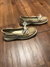 Load image into Gallery viewer, Women&#39;s Sperry Size 6 shoes