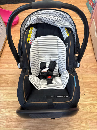 Graco car seat PICK UP ONLY