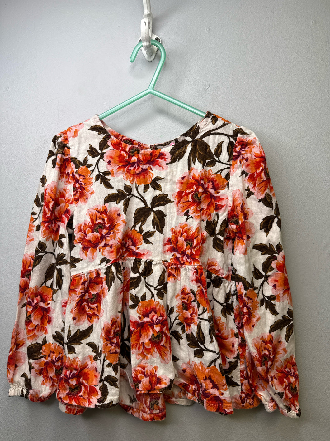 Girls 5 old navy Shirt