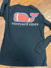 Load image into Gallery viewer, Size XS Vineyard Vines Shirt