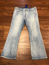 Load image into Gallery viewer, Women&#39;s Size 20 Gap Bootcut Jeans