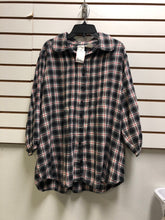 Load image into Gallery viewer, Size 18W plaid Shirt