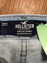 Load image into Gallery viewer, Size 30x32  Mens jeans