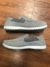 Load image into Gallery viewer, Crocs 9 shoes