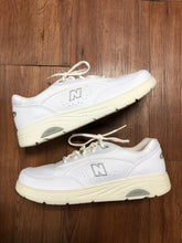 Load image into Gallery viewer, BNIB Men&#39;s New Balance 811 V1 Walking shoes Size 9