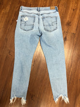 Load image into Gallery viewer, Size 12 American Eagle Jeans