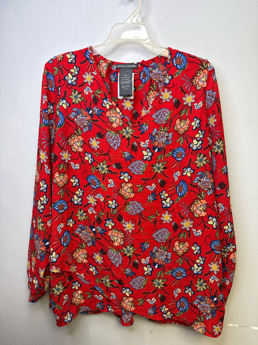 Size L Chelsea & Theodore Shirt