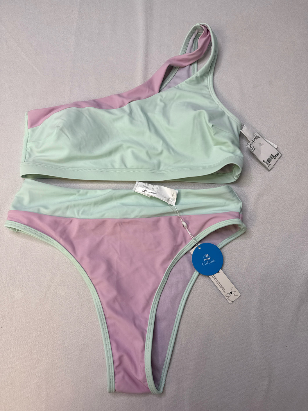 Womenes Size M Cupshe Swimsuit