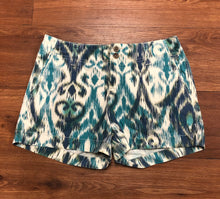 Load image into Gallery viewer, Size 6 Sonoma Shorts