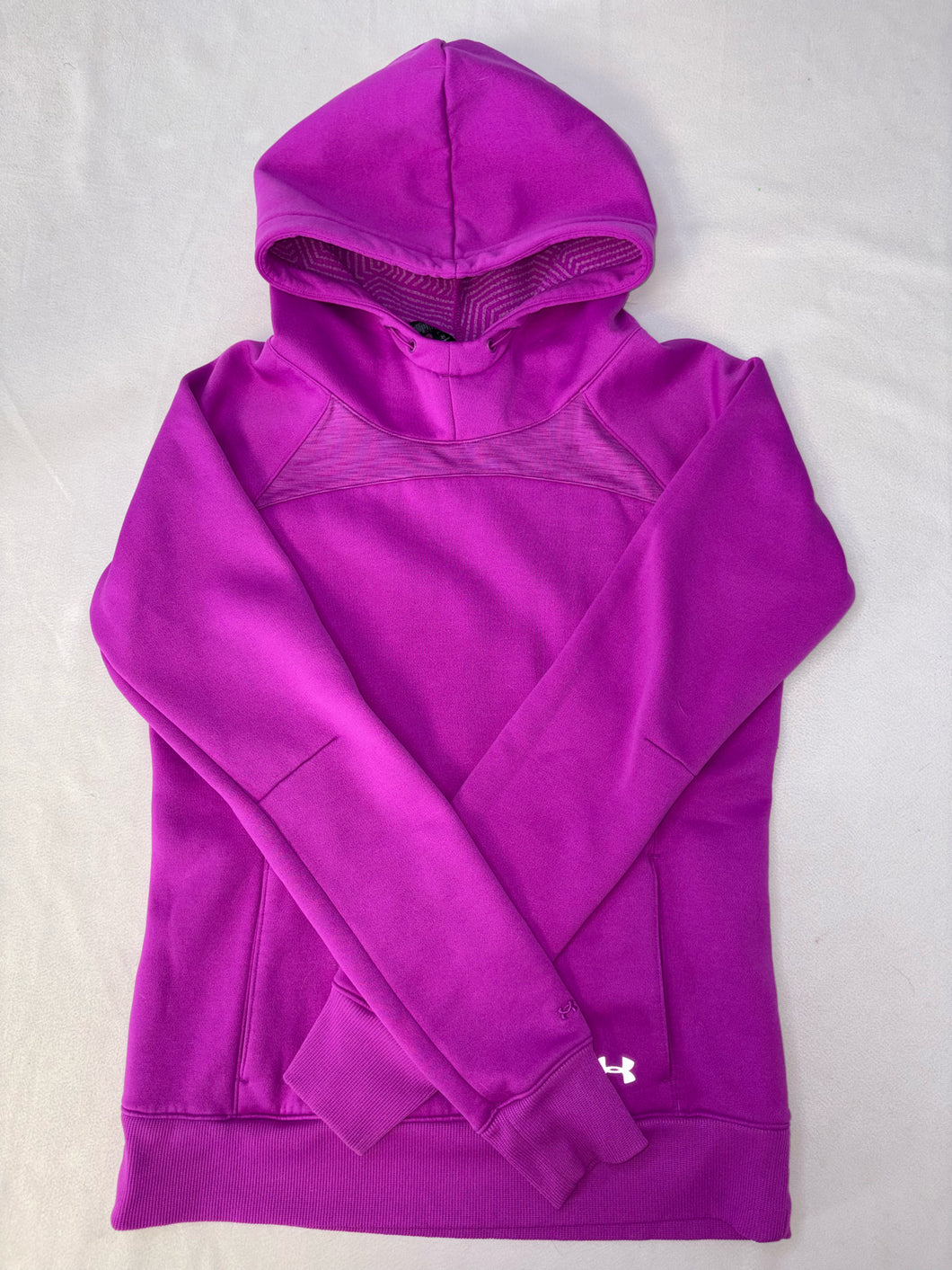 girls XS under armour Sweater
