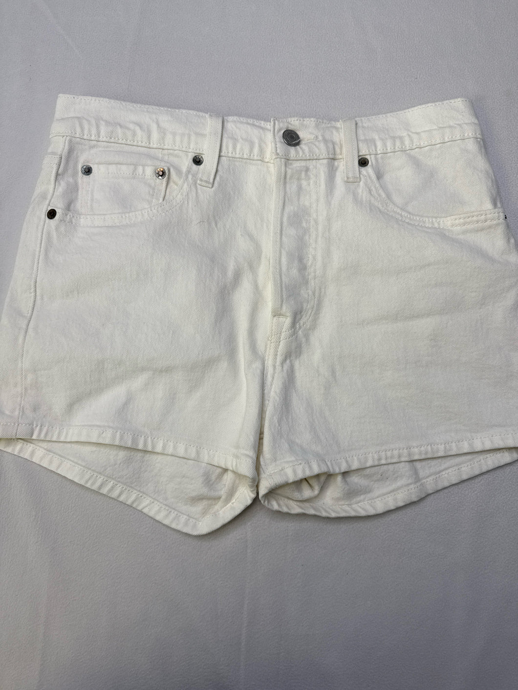 Size 28 Levis Shorts