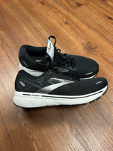 Load image into Gallery viewer, Brooks 7.5 shoes
