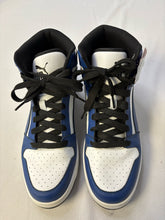 Load image into Gallery viewer, Puma shoes
