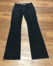 Load image into Gallery viewer, Size 5 Wrangler Jeans