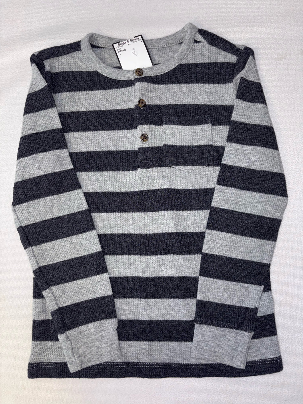 5t old navy Shirt