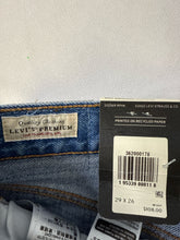 Load image into Gallery viewer, Size 29x26 Levis bnwt womens highrise cropped Pants