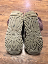 Load image into Gallery viewer, UGG 6 shoes