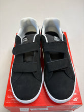 Load image into Gallery viewer, Nike 3 shoes