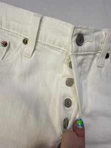Size 28 Levis Shorts