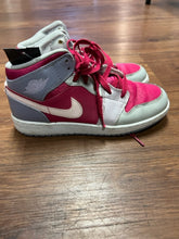Load image into Gallery viewer, Nike 4.5 shoes