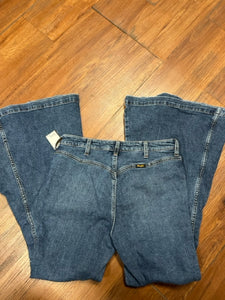 Size 30x32 high rise flare Wrangler jeans