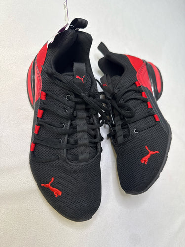 womens 7 Puma shoes