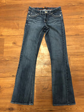 Load image into Gallery viewer, girls 14 Slim Levis bootcut Jeans