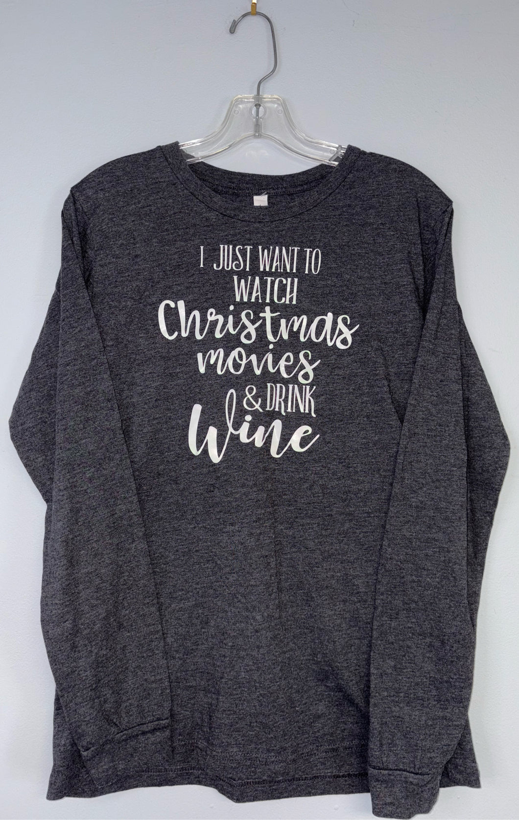 Size Med christmas graphic shirt