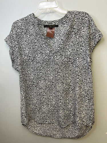 womens Size M Shirt