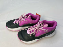 Load image into Gallery viewer, under armour 5.5 shoes