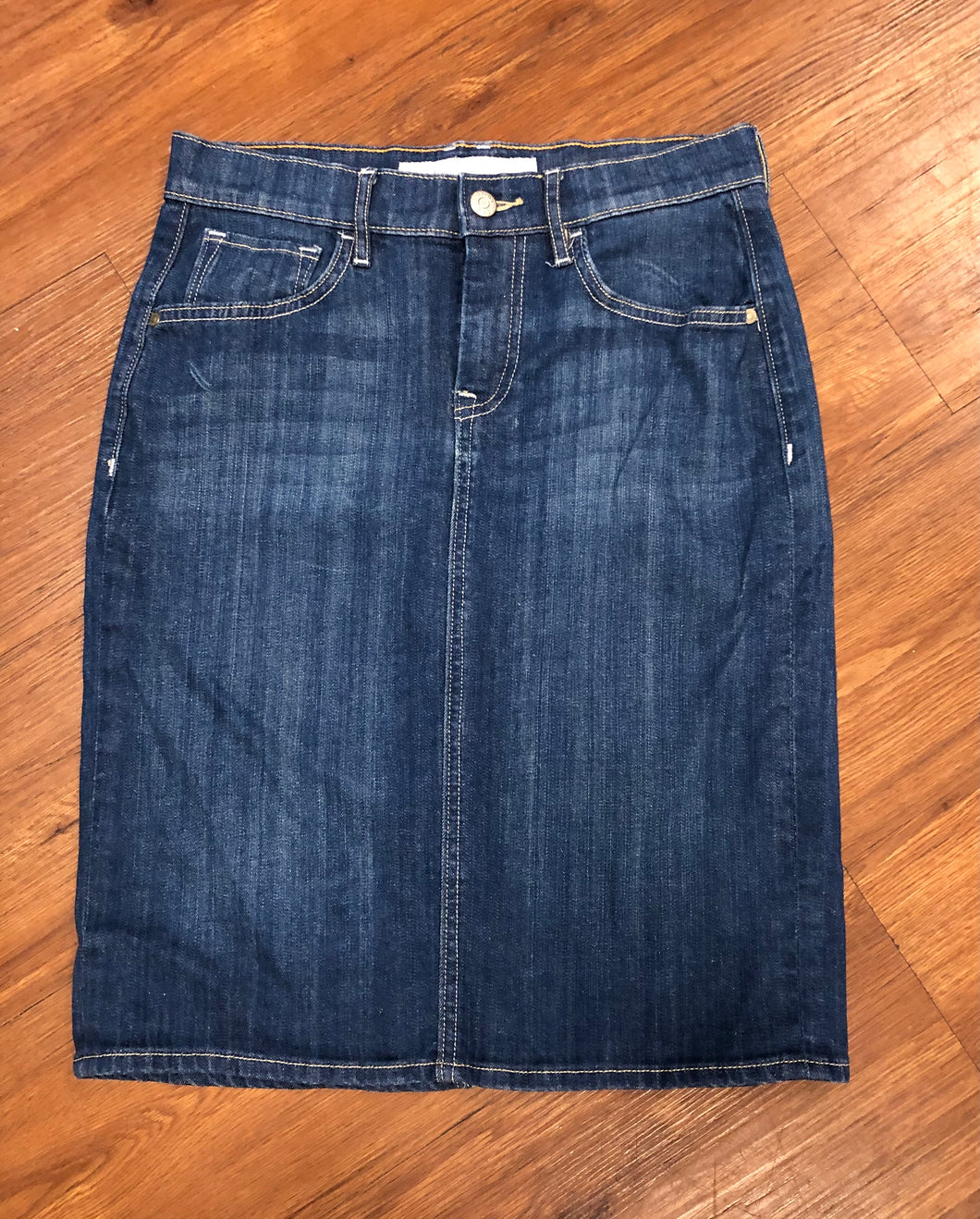 Size 4 old navy High Rise soft denim skirt