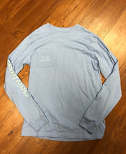 Load image into Gallery viewer, Size XS Vineyard Vines Shirt