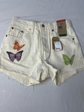 Load image into Gallery viewer, Womens Size 24(00)  Levis Shorts BNWT