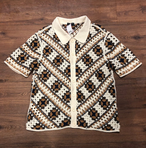 Size Small knit shirt
