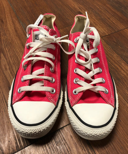 Converse shoes 7 men/9.5 women’s