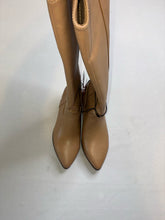 Load image into Gallery viewer, NWT Women's Universal Thread 6 Memory Foam Boots