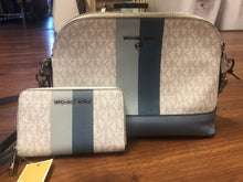 Load image into Gallery viewer, michael kors Purse - With matching wallet