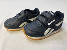 Load image into Gallery viewer, Reebok 5 shoes