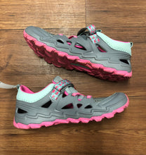 Load image into Gallery viewer, Merrell 6 shoes