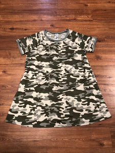 Size 2X bwnt camo tee dress with pockets