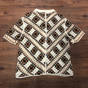 Size Small knit shirt